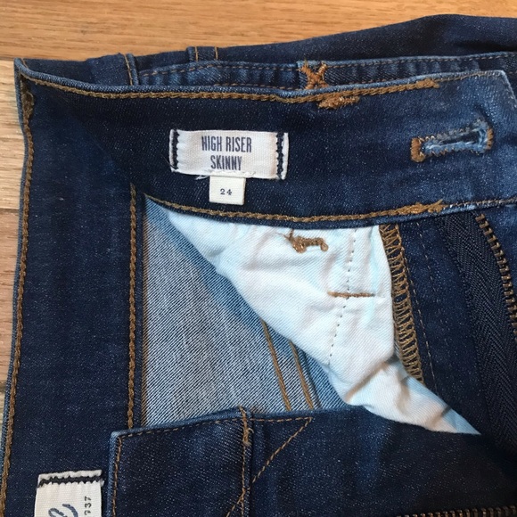 Madewell High-Rise Skinny Jean - Picture 3 of 3